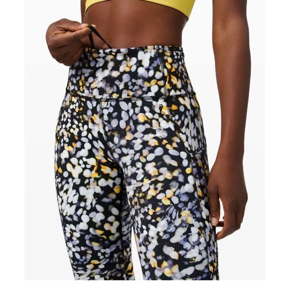 Lululemon Fast and Free Tight II Cropped Leggings - Size: 6 - Picture 4 of 9